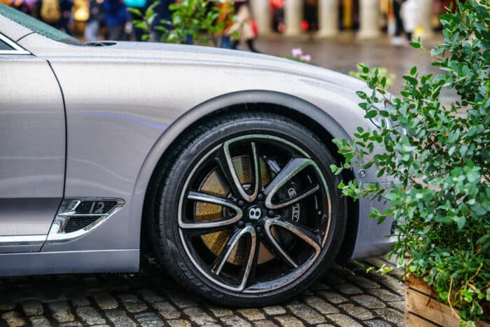 2023 bentley continental gt side profile.